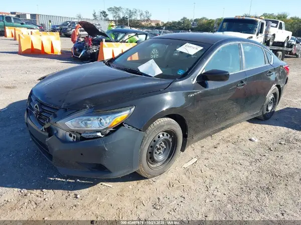 1N4AL3AP1HC272520 2017 NISSAN ALTIMA - Image 2