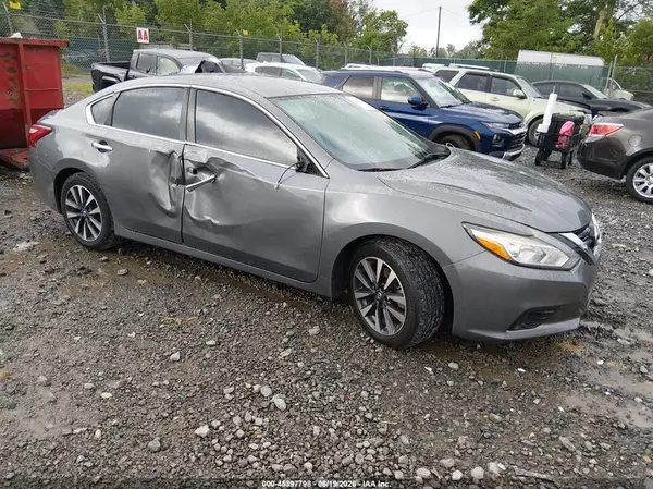 1N4AL3AP1HC274901 2017 NISSAN ALTIMA - Image 1