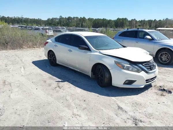 1N4AL3AP1HC280813 2017 NISSAN ALTIMA - Image 1