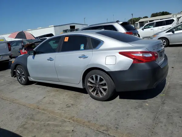 1N4AL3AP1HC281640 2017 NISSAN ALTIMA - Image 2