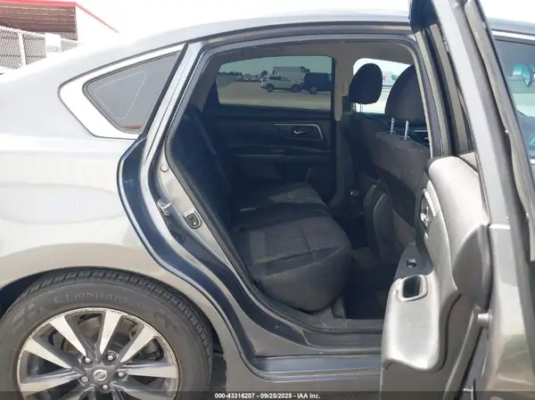 1N4AL3AP1HC282853 2017 NISSAN ALTIMA - Image 8