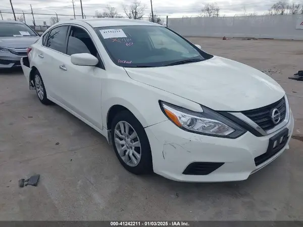 1N4AL3AP1HC470613 2017 NISSAN ALTIMA - Image 1