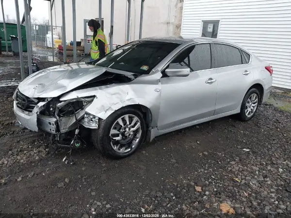 1N4AL3AP1HC472040 2017 NISSAN ALTIMA - Image 2