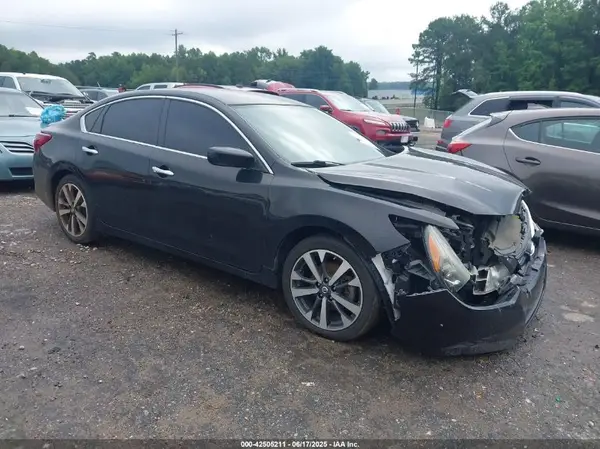 1N4AL3AP1HC474600 2017 NISSAN ALTIMA - Image 1