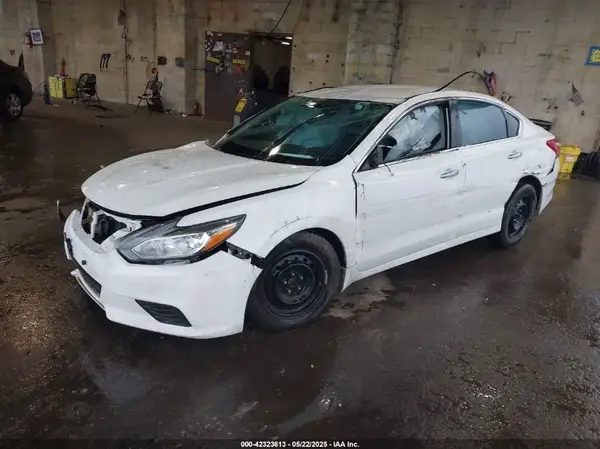 1N4AL3AP1HC475178 2017 NISSAN ALTIMA - Image 2