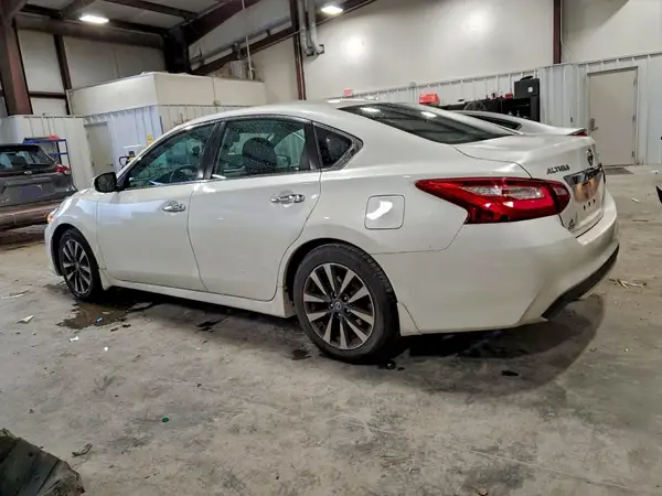 1N4AL3AP1HC477190 2017 NISSAN ALTIMA - Image 2