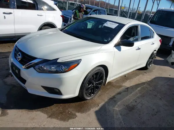 1N4AL3AP1HC477898 2017 NISSAN ALTIMA - Image 2