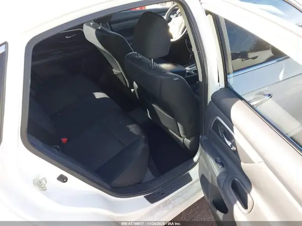 1N4AL3AP1HC477898 2017 NISSAN ALTIMA - Image 8