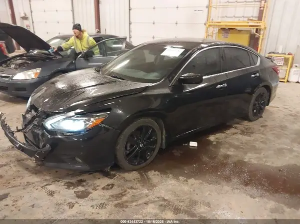1N4AL3AP1HC479411 2017 NISSAN ALTIMA - Image 2