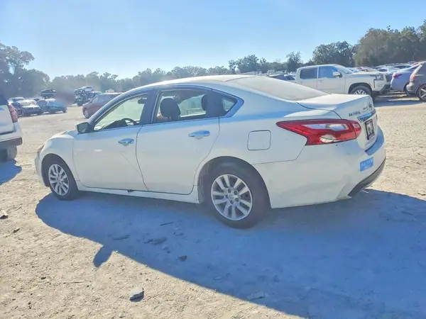 1N4AL3AP1HC480011 2017 NISSAN ALTIMA - Image 2