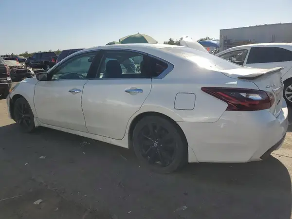 1N4AL3AP1HC485483 2017 NISSAN ALTIMA - Image 2