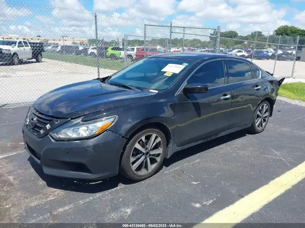 1N4AL3AP1HC486763 2017 NISSAN ALTIMA - Image 2