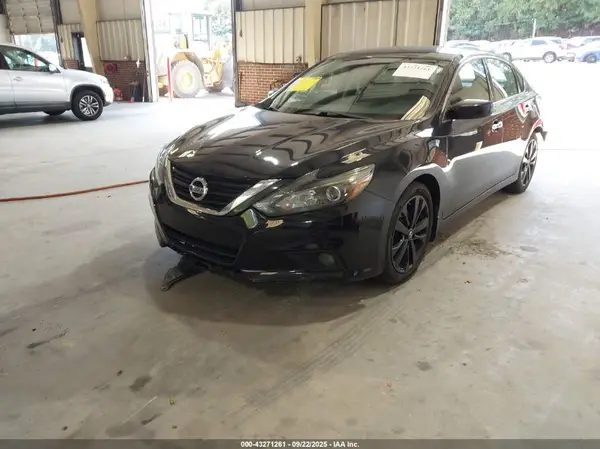 1N4AL3AP1HC493616 2017 NISSAN ALTIMA - Image 2