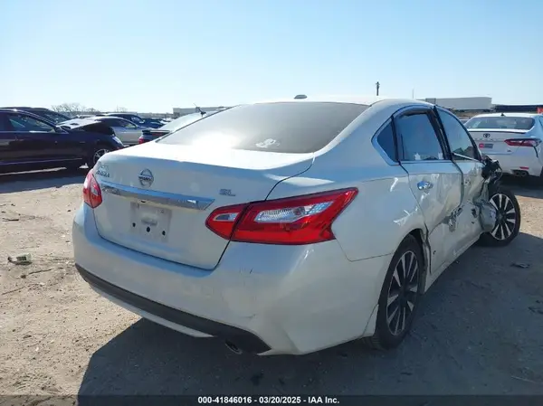 1N4AL3AP1HC493986 2017 NISSAN ALTIMA - Image 2