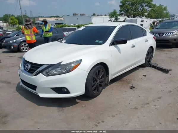 1N4AL3AP1HC494166 2017 NISSAN ALTIMA - Image 2