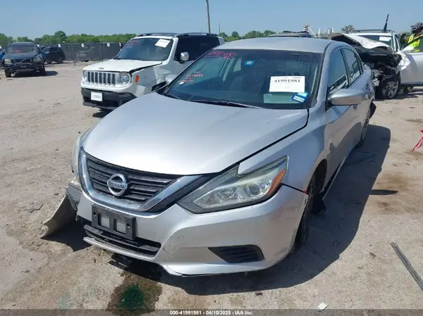 1N4AL3AP1HC498279 2017 NISSAN ALTIMA - Image 2