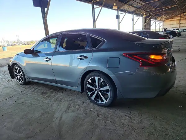 1N4AL3AP1HN304385 2017 NISSAN ALTIMA - Image 2