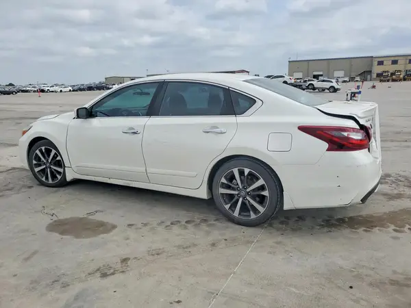 1N4AL3AP1HN304662 2017 NISSAN ALTIMA - Image 2