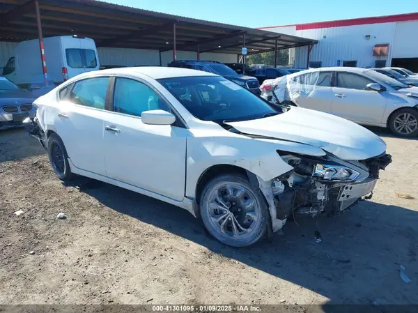 1N4AL3AP1HN310770 2017 NISSAN ALTIMA - Image 1