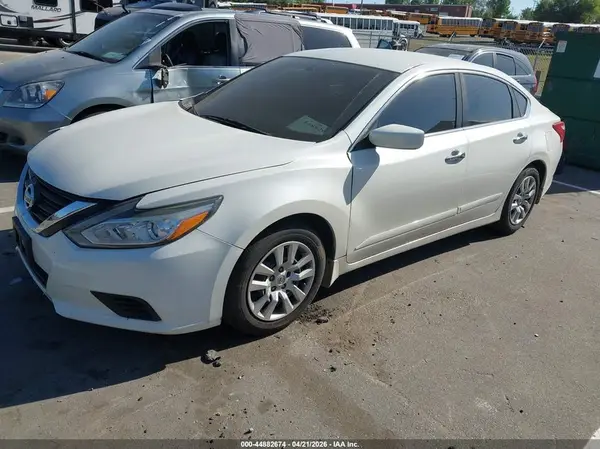 1N4AL3AP1HN314494 2017 NISSAN ALTIMA - Image 2