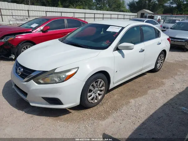 1N4AL3AP1HN318223 2017 NISSAN ALTIMA - Image 2