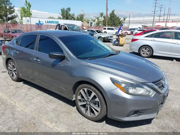 1N4AL3AP1HN318562 2017 NISSAN ALTIMA - Image 1
