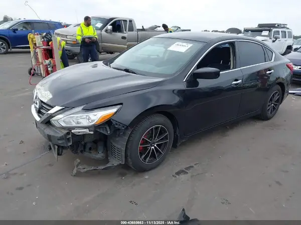 1N4AL3AP1HN321056 2017 NISSAN ALTIMA - Image 2