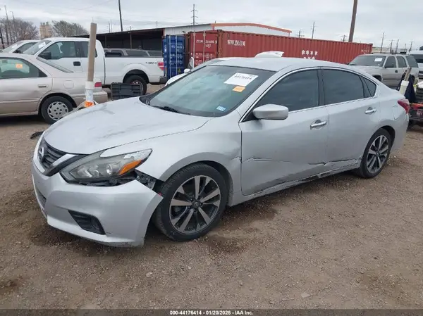 1N4AL3AP1HN321333 2017 NISSAN ALTIMA - Image 2