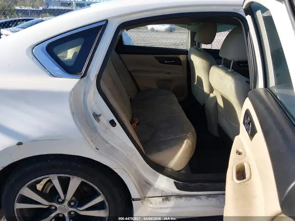 1N4AL3AP1HN321767 2017 NISSAN ALTIMA - Image 8