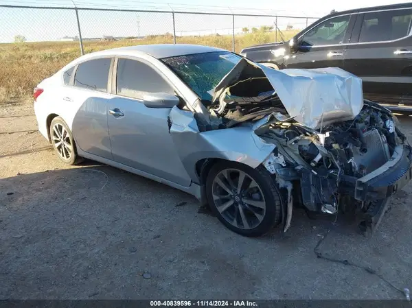 1N4AL3AP1HN322742 2017 NISSAN ALTIMA - Image 1