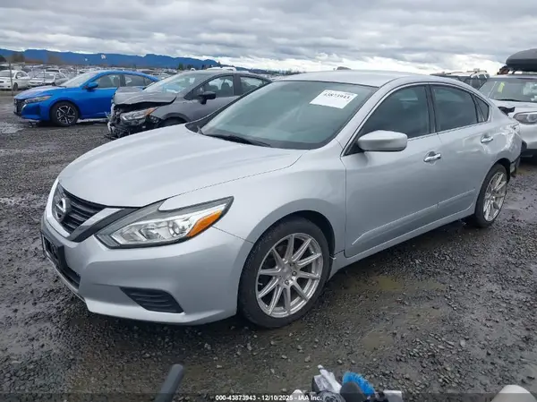 1N4AL3AP1HN324765 2017 NISSAN ALTIMA - Image 2