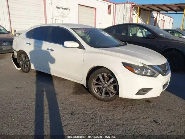 1N4AL3AP1HN327035 2017 NISSAN ALTIMA - Image 1