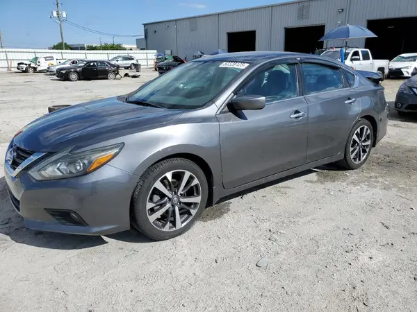 1N4AL3AP1HN330761 2017 NISSAN ALTIMA - Image 1