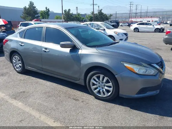 1N4AL3AP1HN347365 2017 NISSAN ALTIMA - Image 1