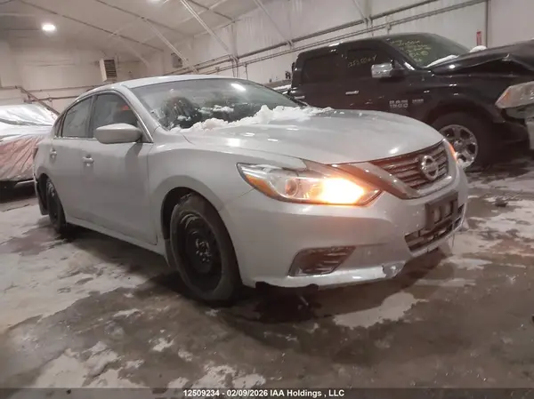 1N4AL3AP1HN352064 2017 NISSAN ALTIMA - Image 1