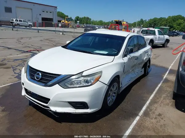 1N4AL3AP1HN364103 2017 NISSAN ALTIMA - Image 2