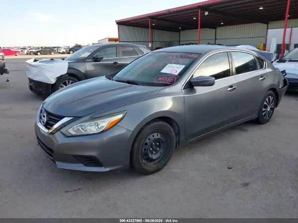 1N4AL3AP1HN366742 2017 NISSAN ALTIMA - Image 2