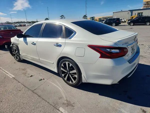 1N4AL3AP1JC103037 2018 NISSAN ALTIMA - Image 2
