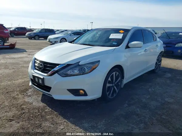1N4AL3AP1JC103944 2018 NISSAN ALTIMA - Image 2