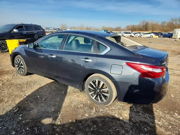 1N4AL3AP1JC105208 2018 NISSAN ALTIMA - Image 2