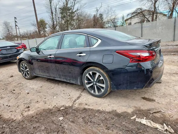 1N4AL3AP1JC107573 2018 NISSAN ALTIMA - Image 2