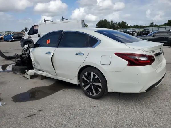 1N4AL3AP1JC109789 2018 NISSAN ALTIMA - Image 2