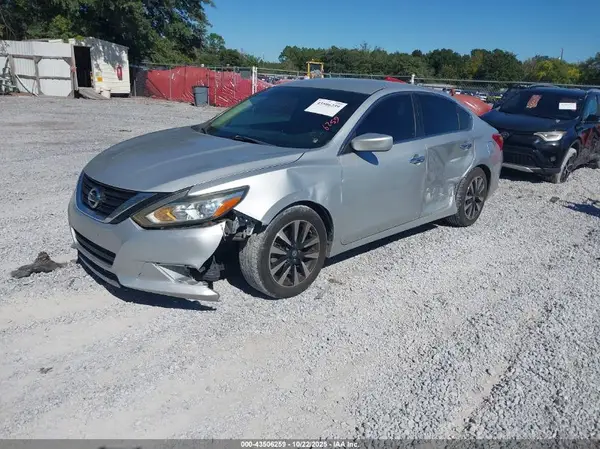 1N4AL3AP1JC110103 2018 NISSAN ALTIMA - Image 2