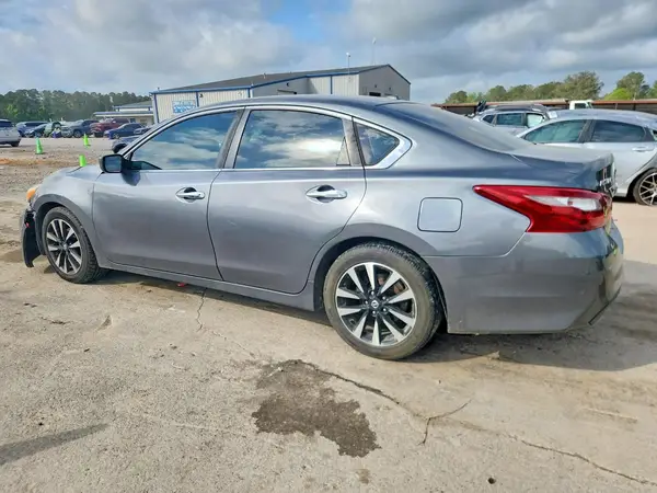 1N4AL3AP1JC110487 2018 NISSAN ALTIMA - Image 2