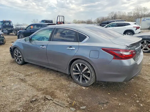 1N4AL3AP1JC110490 2018 NISSAN ALTIMA - Image 2