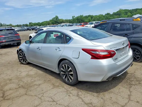 1N4AL3AP1JC110747 2018 NISSAN ALTIMA - Image 2