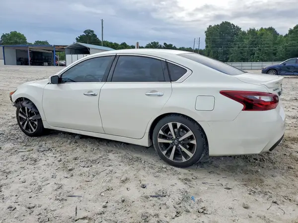 1N4AL3AP1JC111526 2018 NISSAN ALTIMA - Image 2