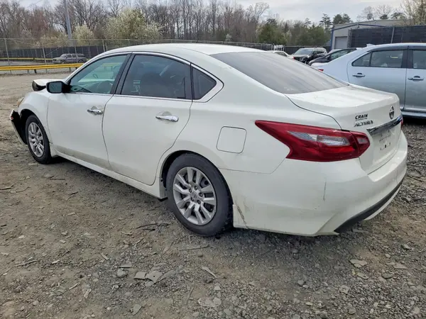 1N4AL3AP1JC111543 2018 NISSAN ALTIMA - Image 2