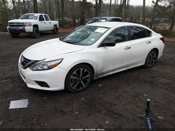 1N4AL3AP1JC113079 2018 NISSAN ALTIMA - Image 2