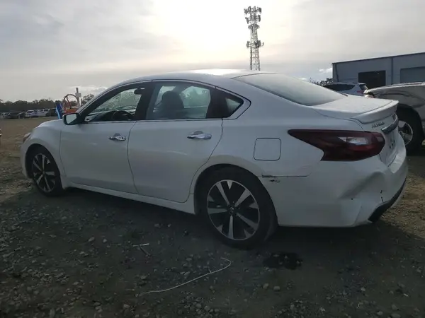 1N4AL3AP1JC113129 2018 NISSAN ALTIMA - Image 2
